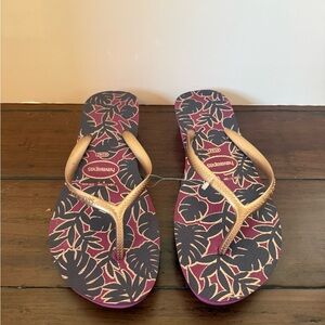 Havaianas Women’s Floral Flip Flops in Dark purple, gold and pink